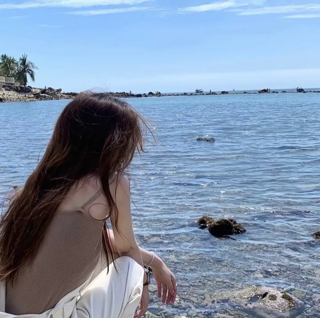 龙纹身的女鬼入镜