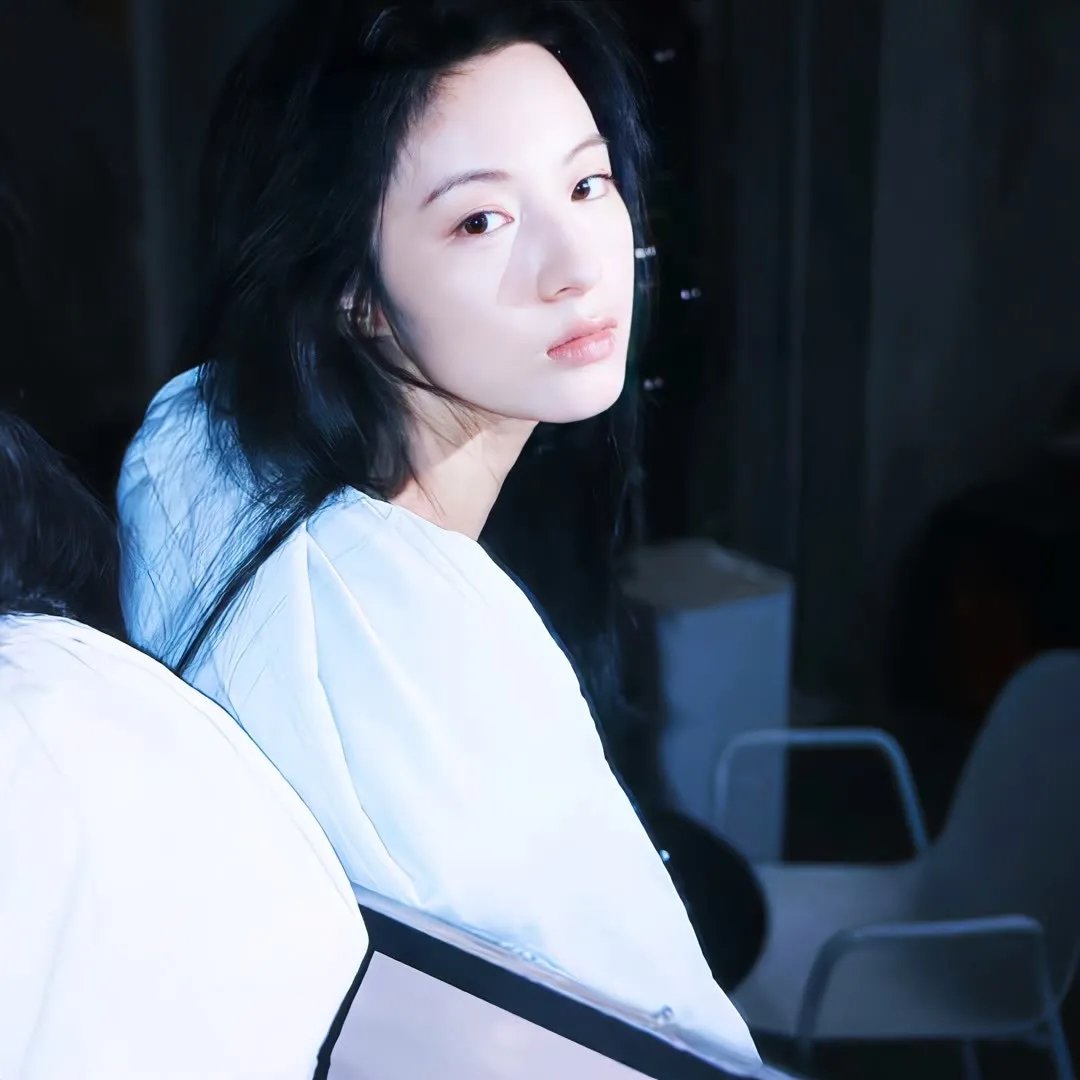 笼中女